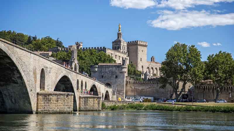 Avignon & Carriéres de Lumiéres