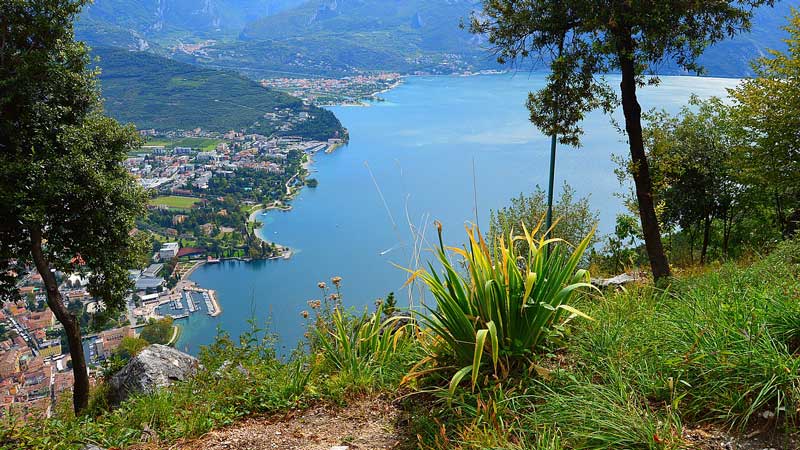 Vandring, olivolja och vin